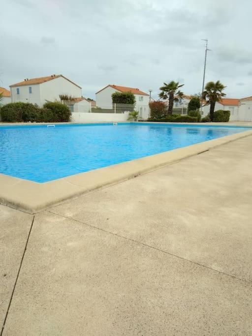 Maison De Vacances En Bord De Mer, Avec Piscine La Faute-sur-Mer Esterno foto
